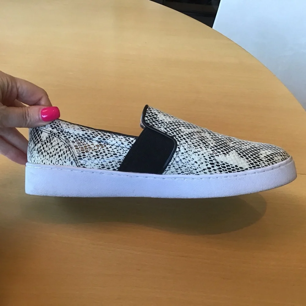 Vionic Demetra Black Whte Snake Print Leather Slip On Sneakers Comfort Shoes 8.5